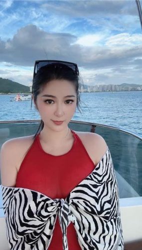 120斤的小王同學 – 遊艇福利 [10P/2V/12MB]