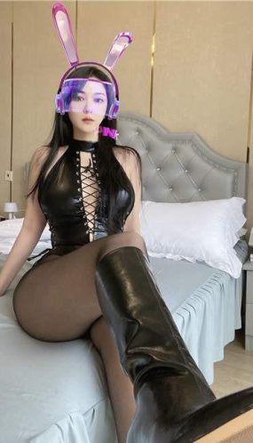 120斤的小王同學 – 想打你，又怕你爽 [18P/20MB]